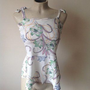 MONTEAU WHITE FLORAL SUMMER TOP SIZE MEDIUM